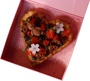 Berry Teddy cookie pizza with fresh berries and salted caramel