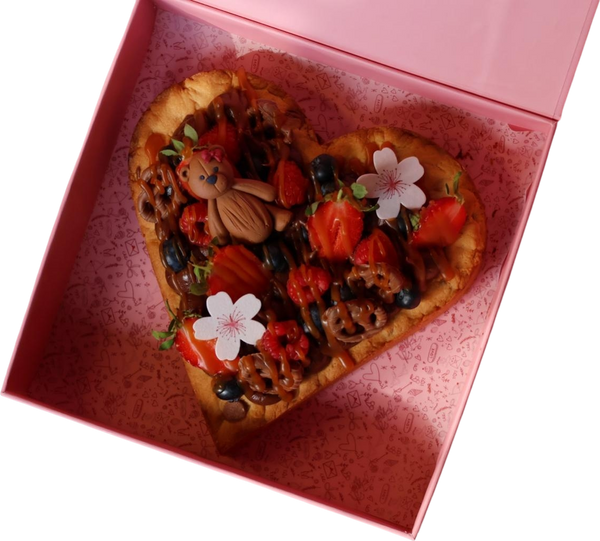 Berry Teddy cookie pizza with fresh berries and salted caramel