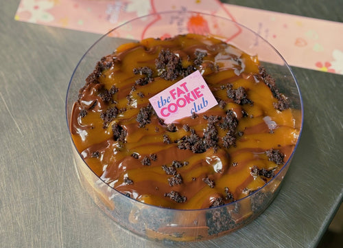 Caramel Mud Pie eggless dessert jar with roasted nuts